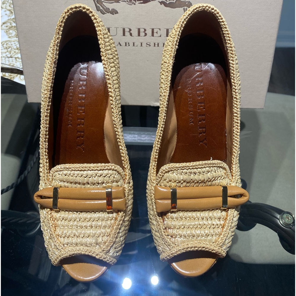 Burberry Peep Toe - Picture 3 of 3